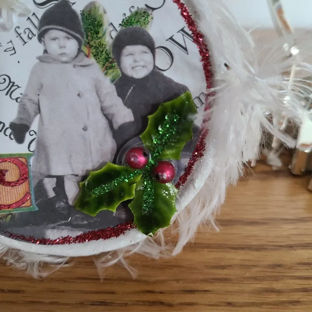 Set of Two Decoupage Old-Fashioned Christmas Ornaments Half Globe Vintage Look